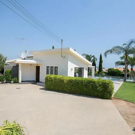 Вилла Sunshine, Stylish 4bdr With Pool, Close To Fig Tree Bay