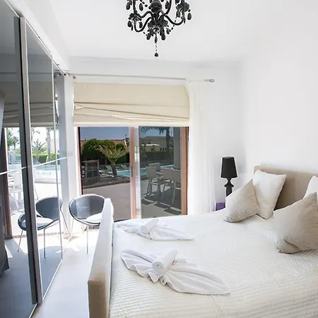 Sunshine, Stylish 4bdr With Pool, Close To Fig Tree Bay * Протарас
