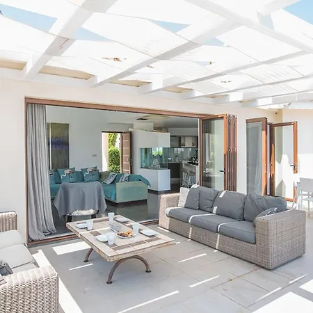Sunshine, Stylish 4bdr With Pool, Close To Fig Tree Bay * Протарас