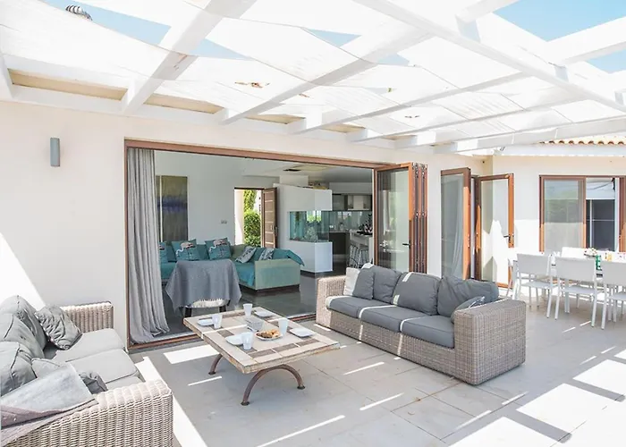 Sunshine, Stylish 4bdr With Pool, Close To Fig Tree * Protaras