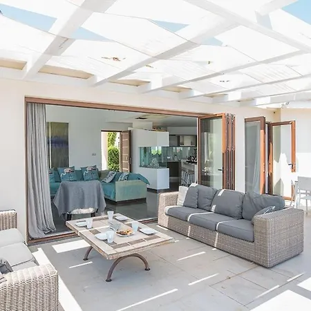 Villa Sunshine, Stylish 4bdr With Pool, Close To Fig Tree Bay Protaras