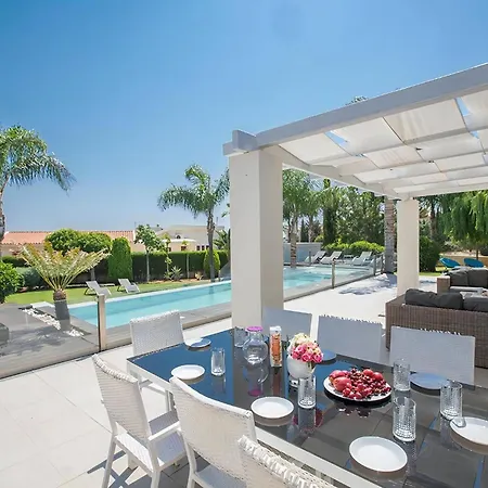Sunshine, Stylish 4bdr With Pool, Close To Fig Tree Bay Villa Protaras