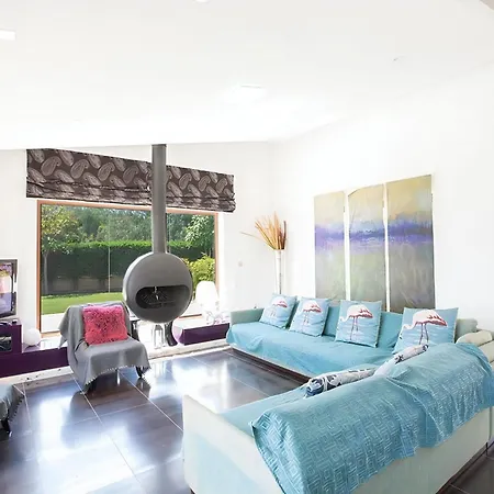 Villa Sunshine, Stylish 4bdr With Pool, Close To Fig Tree Bay *