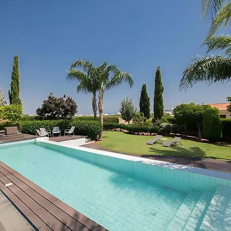 Sunshine, Stylish 4bdr With Pool, Close To Fig Tree Bay Protaras