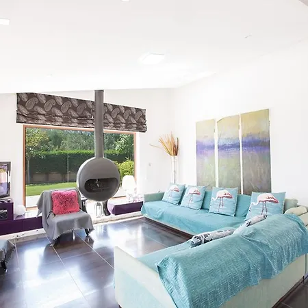 Sunshine, Stylish 4bdr With Pool, Close To Fig Tree فيلة *