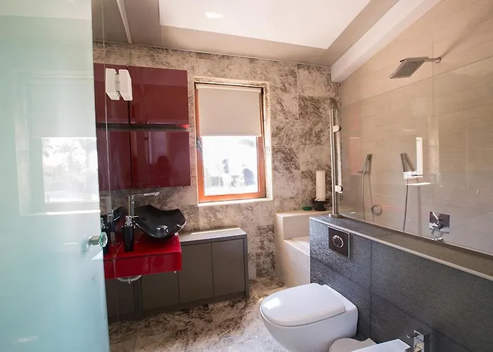 Vilă Sunshine, Stylish 4bdr With Pool, Close To Fig Tree