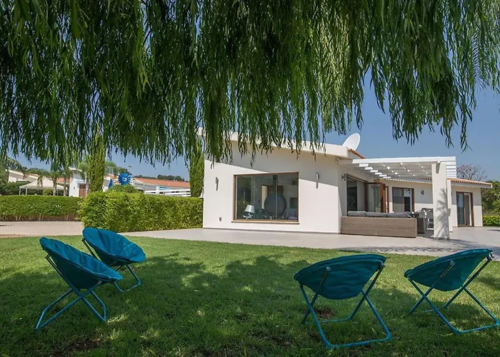 Vilă Sunshine, Stylish 4bdr With Pool, Close To Fig Tree *