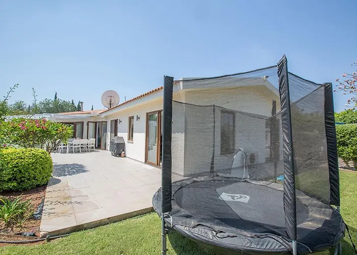 Sunshine, Stylish 4bdr With Pool, Close To Fig Tree