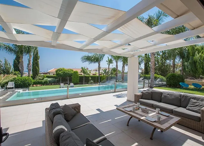 Vilă Sunshine, Stylish 4bdr With Pool, Close To Fig Tree *