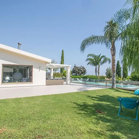 Sunshine, Stylish 4bdr With Pool, Close To Fig Tree Bay Villa Protaras